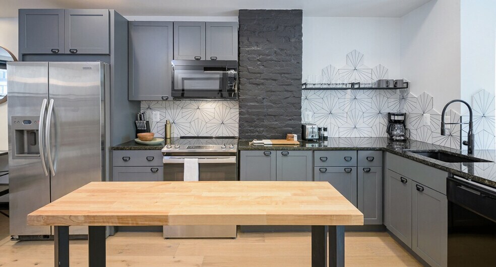 Building Photo - 1322 9th St NW