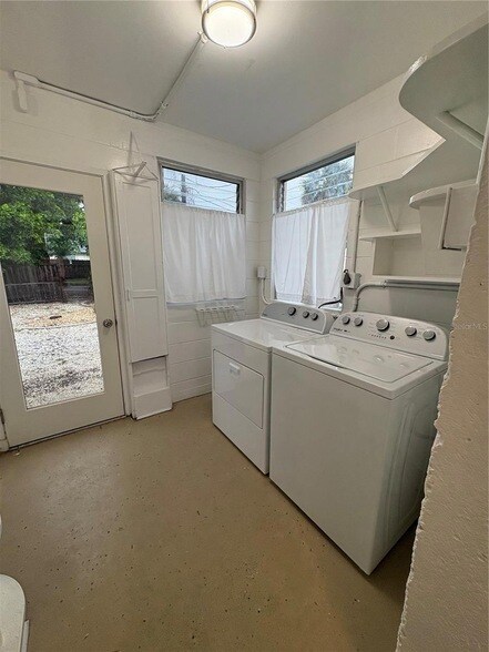 Building Photo - 353 81st Ave