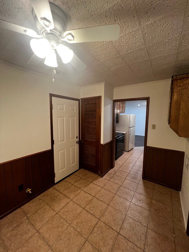 Building Photo - 321 Lena Ln