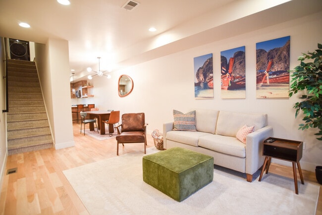 Building Photo - 3520 W Conejos Pl