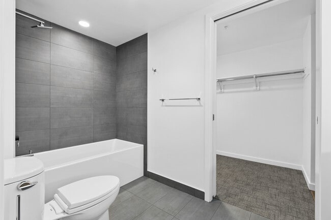 Building Photo - Nexus Condominium - 1 bedroom + den