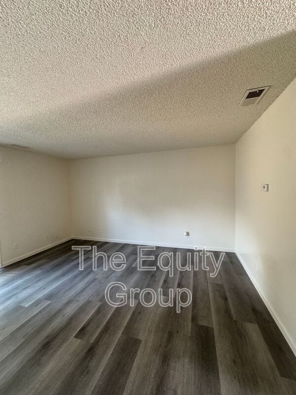 Building Photo - 404 N West St