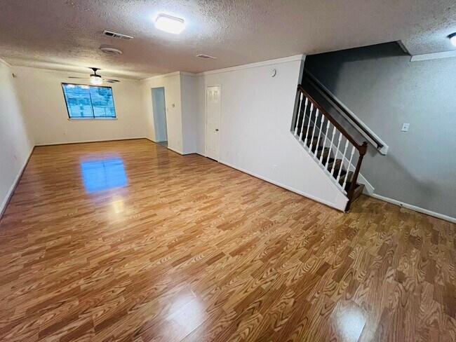 Building Photo - 23134 N Waterlake Dr
