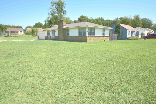 Building Photo - 477 S Norwood Ave