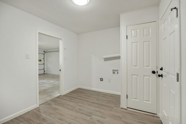 Building Photo - Completely Remodeled Four Bedroom