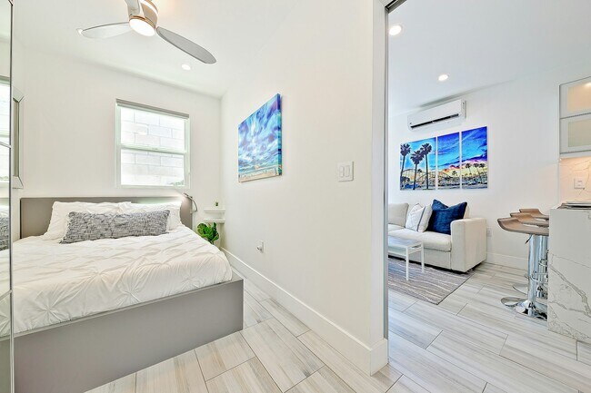 Building Photo - 732 Ventura Pl