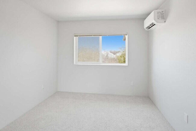 Building Photo - BRAND NEW 3 Bedroom Townhome in Hoopili | Split A/C | 2 Parking | $3,900/Month