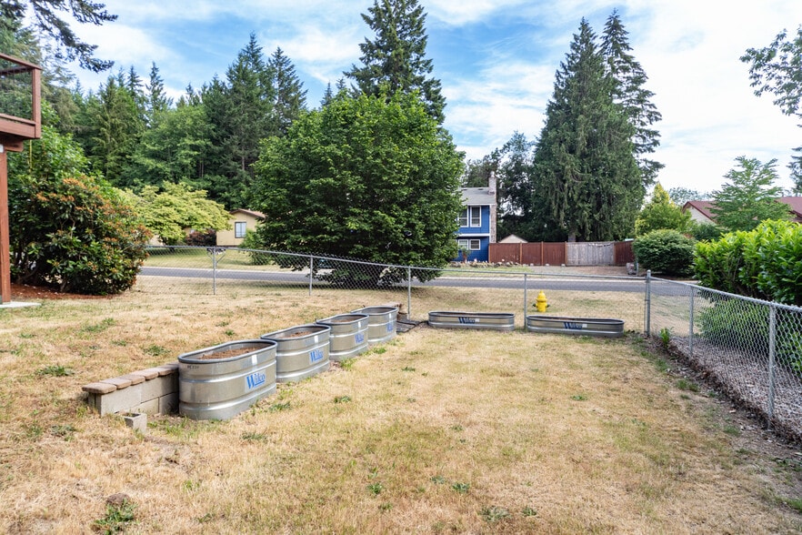 Building Photo - 8105 Spur Ct NW