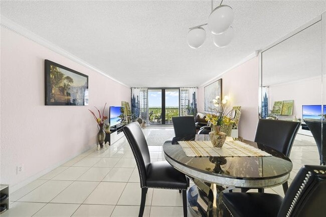 Building Photo - 2201 S Ocean Dr