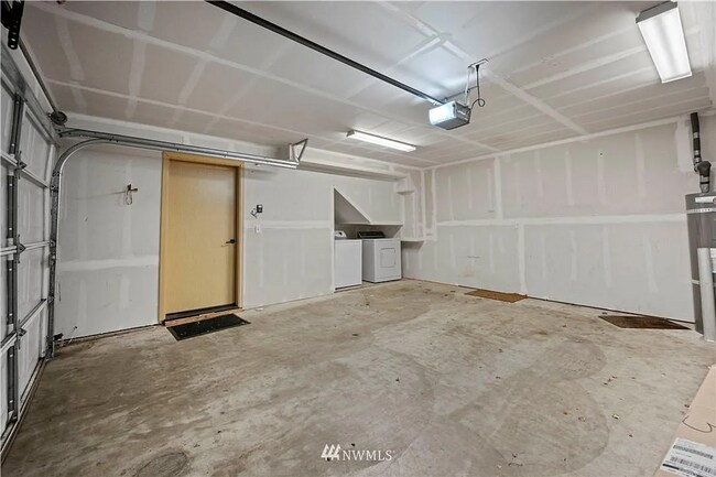 Building Photo - Beautifully Updated 3 Bed, 2.5 Bath Townhome in Monroe