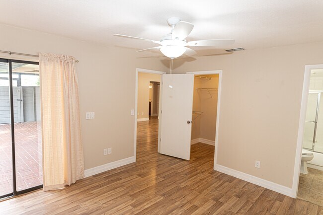 Building Photo - 13391 Broadhurst Loop