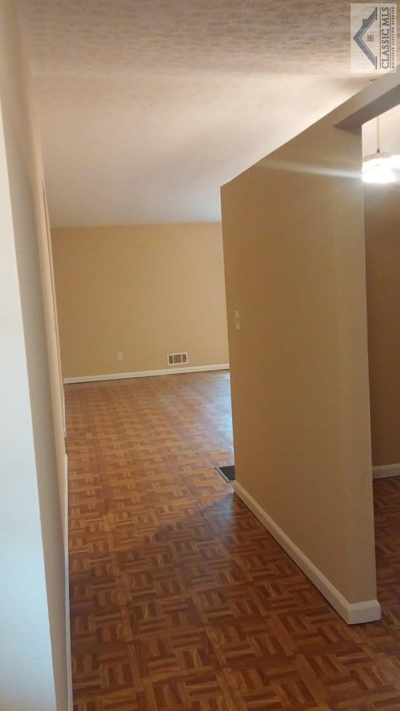 Building Photo - 150 Monty Dr