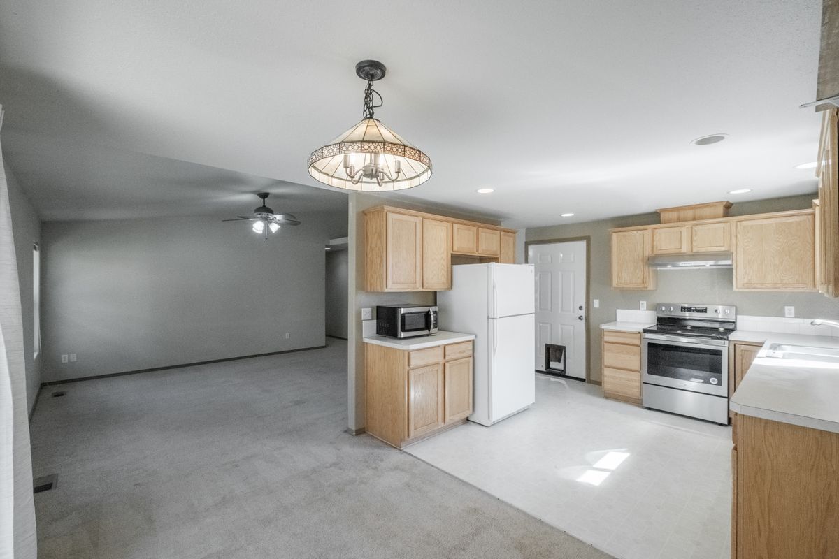 Building Photo - 5448 Siletz Ln