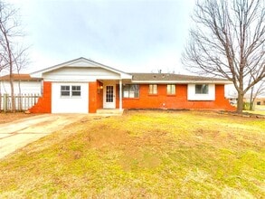 Building Photo - Super 4 Bed 1.5 Bath in the South Gate Addn in Moore, OK
