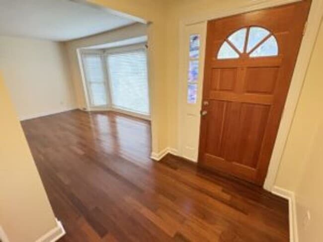 Building Photo - 602 Fairington Dr