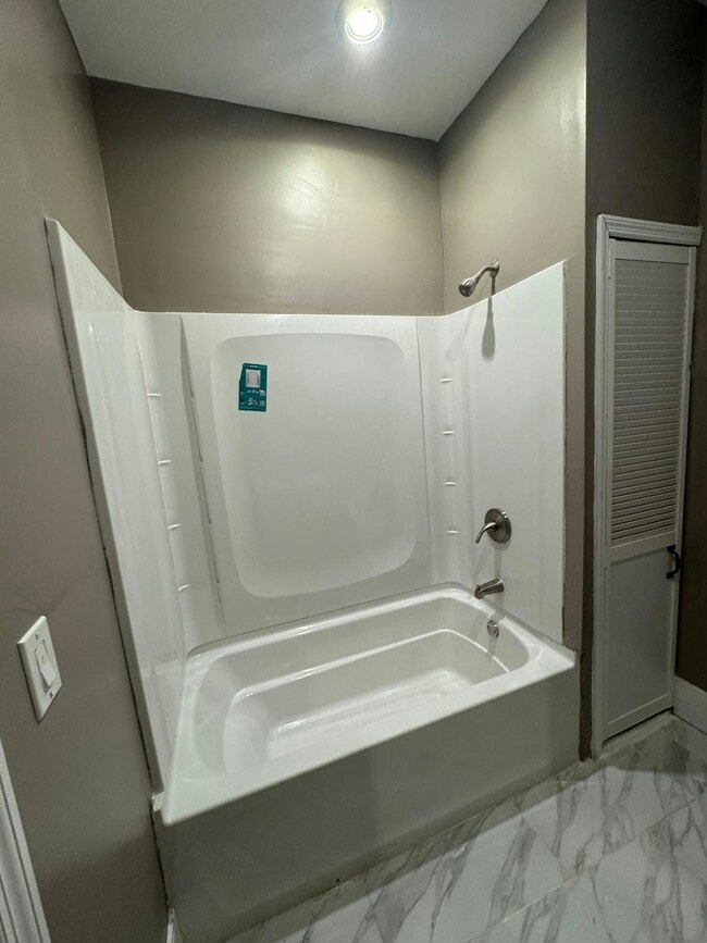 Building Photo - 3422 N 21st St