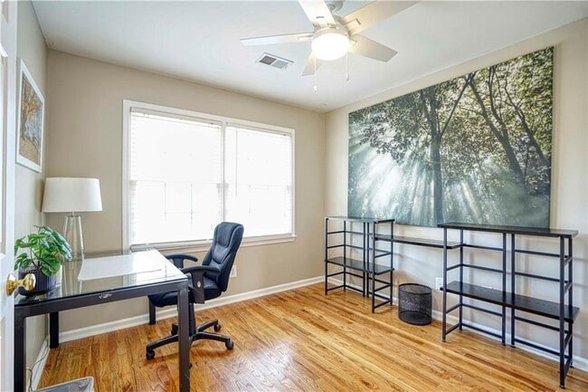 Building Photo - 83 Richmond St SE