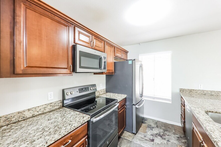 Building Photo - 3310 W Rose Garden Ln