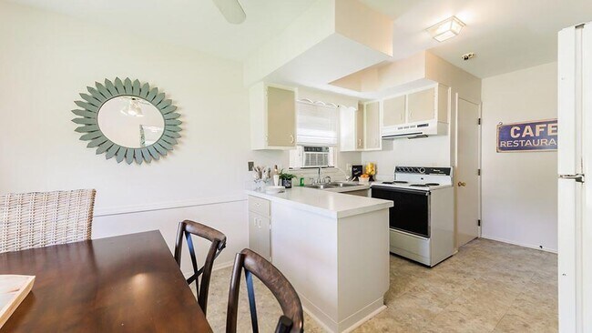 Building Photo - 5097 Wardcliff Dr. Unit A