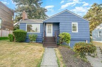 Building Photo - 2Bd/1Ba Seattle House