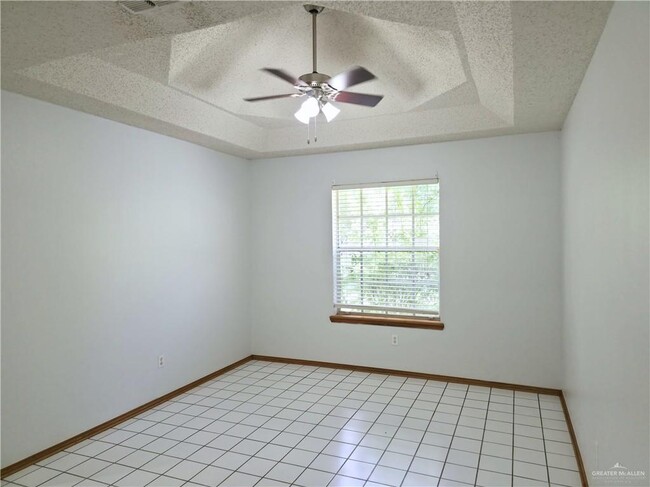 Building Photo - 1216 W Heron Ct