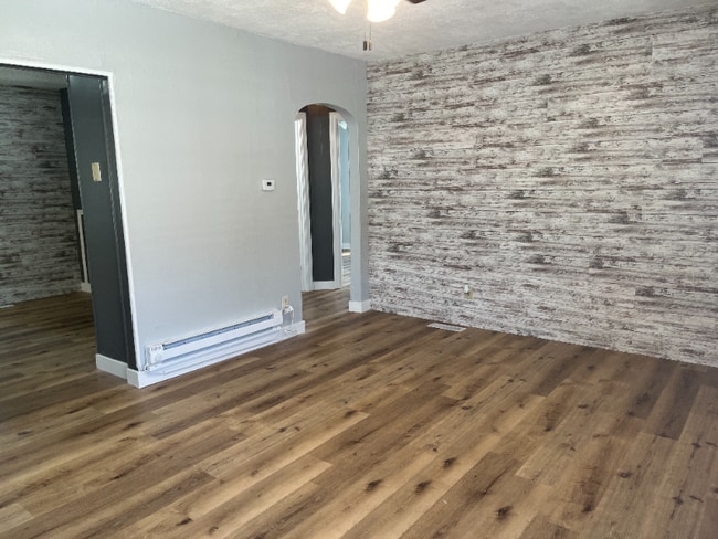 Building Photo - 2409 Perkins Dr