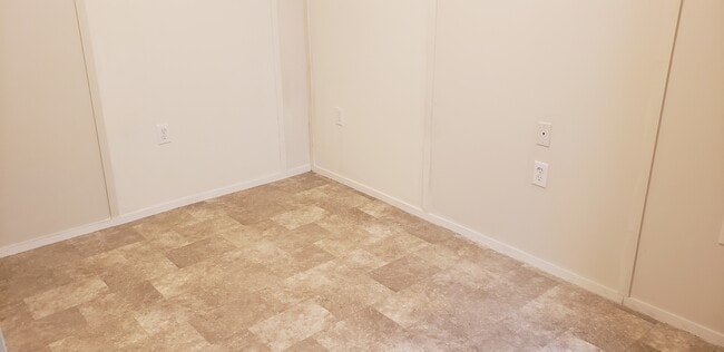 Building Photo - 17020 Meridian Blvd