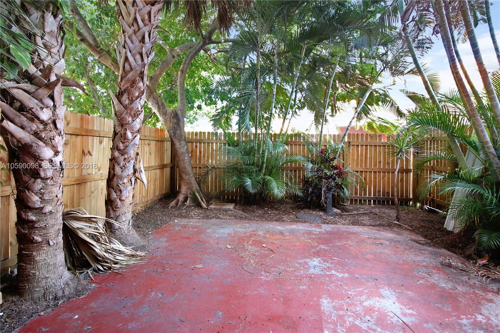 Building Photo - 270 NE 142nd St