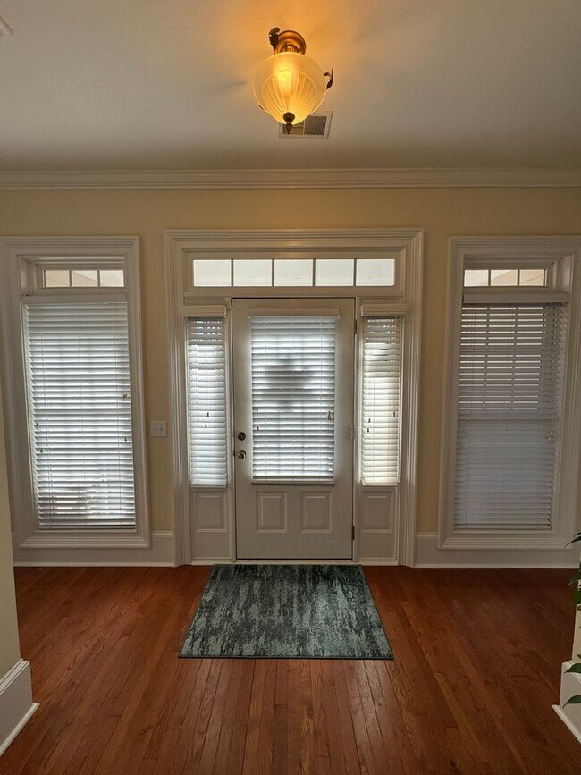 Building Photo - 3BR Beauty on the Eastside!