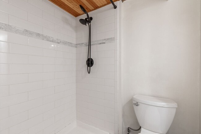 Building Photo - 5155