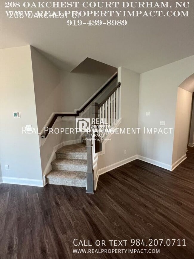 Building Photo - 208 Oakchest Ct