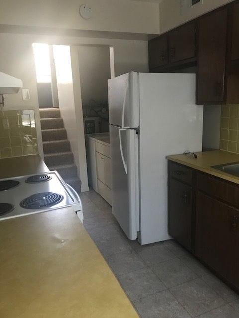 Building Photo - 1003 Cedar Terrace