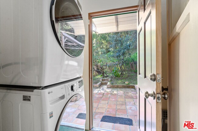 Building Photo - 3705 Fredonia Dr