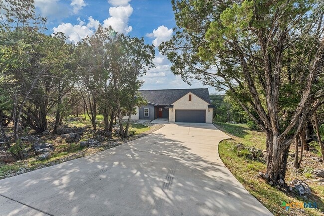 Building Photo - 1355 Estate Dr