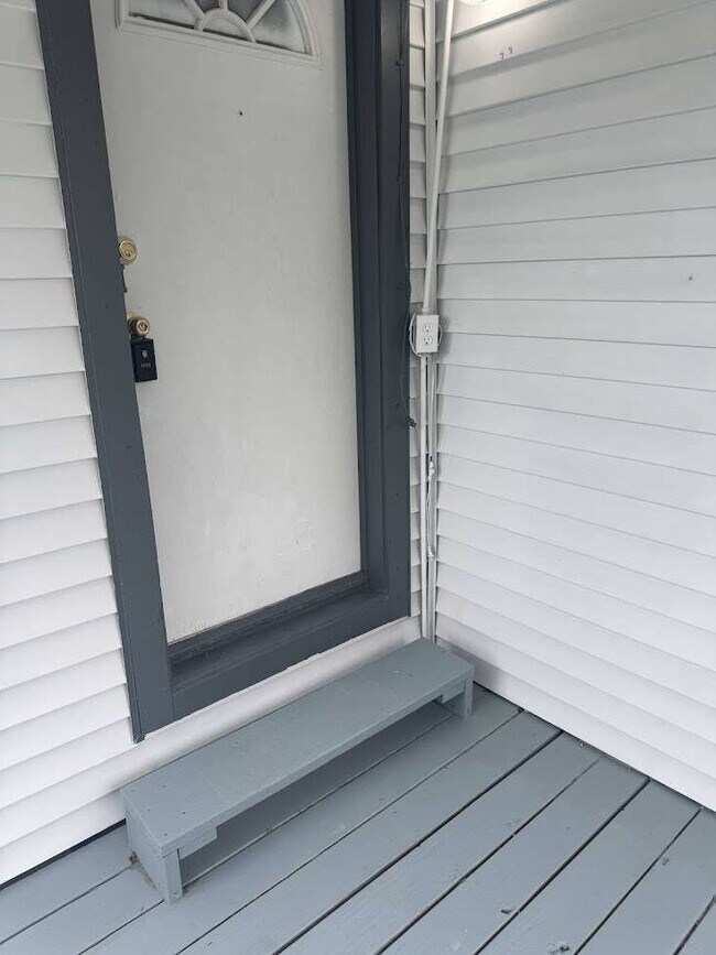 Building Photo - 318 10th St