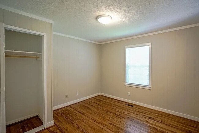 Building Photo - Charming 3BD, 1.5BA Garner Home Near White Oak Crossing