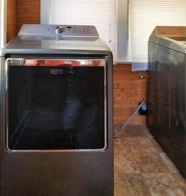 Building Photo - 702 S Washington St