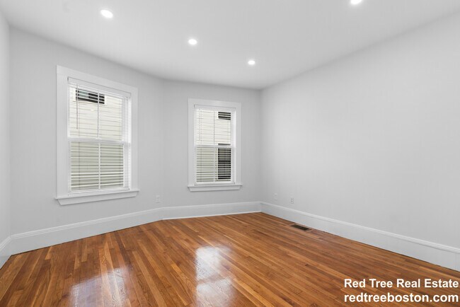 Building Photo - 79 Sydney St