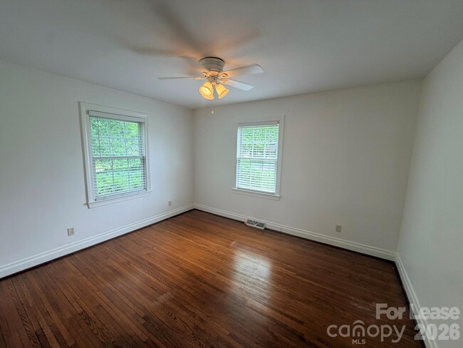 Building Photo - 1411 Richland Dr