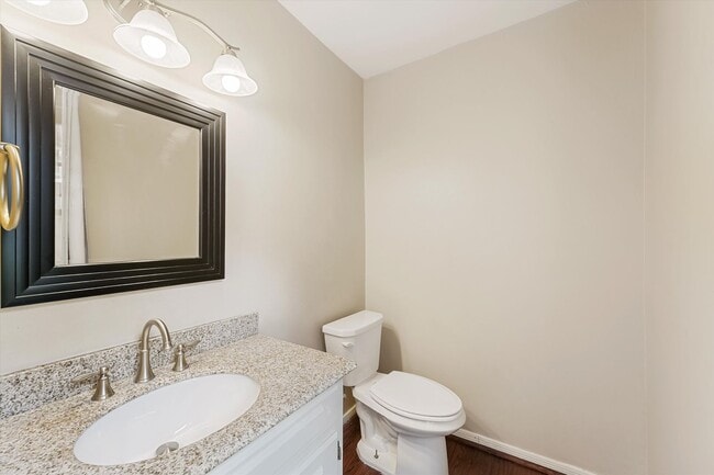 Building Photo - Updated 2-Bed, 2.5-Bath Condo in Sought-Af...