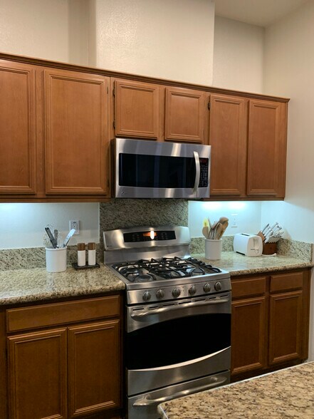 Building Photo - 84136 Olona Ct