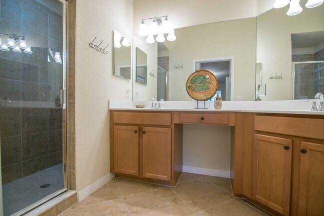 Building Photo - 9837 Venezia Cir