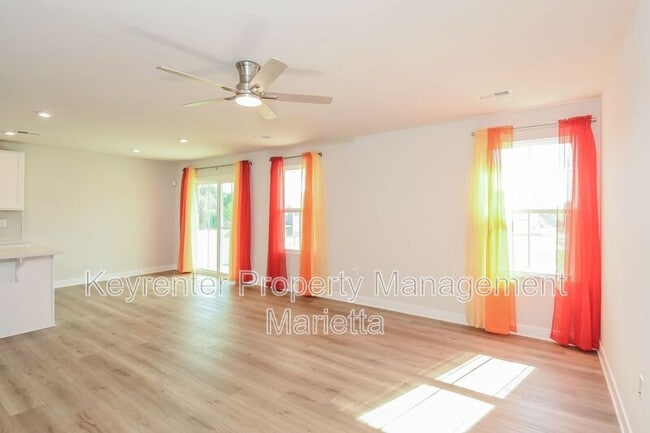 Building Photo - 185 Oakleigh Dr