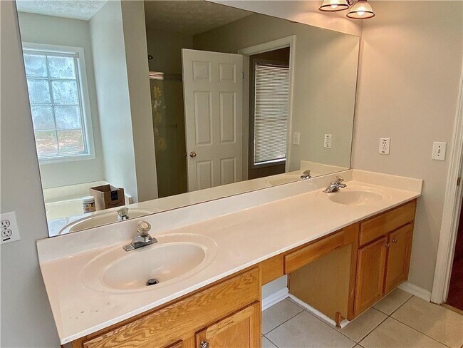 Building Photo - 4609 Insdale Ln NW