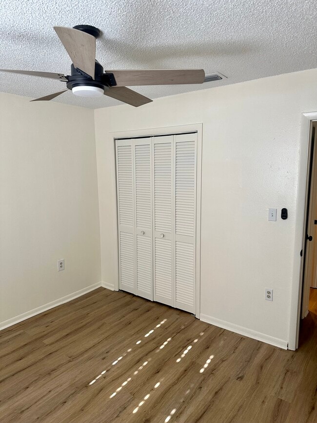 Building Photo - 1802 W House St