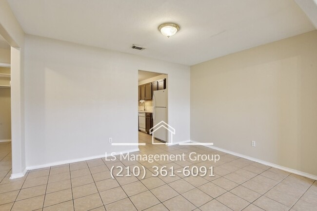 Building Photo - 7636 Oak Chase