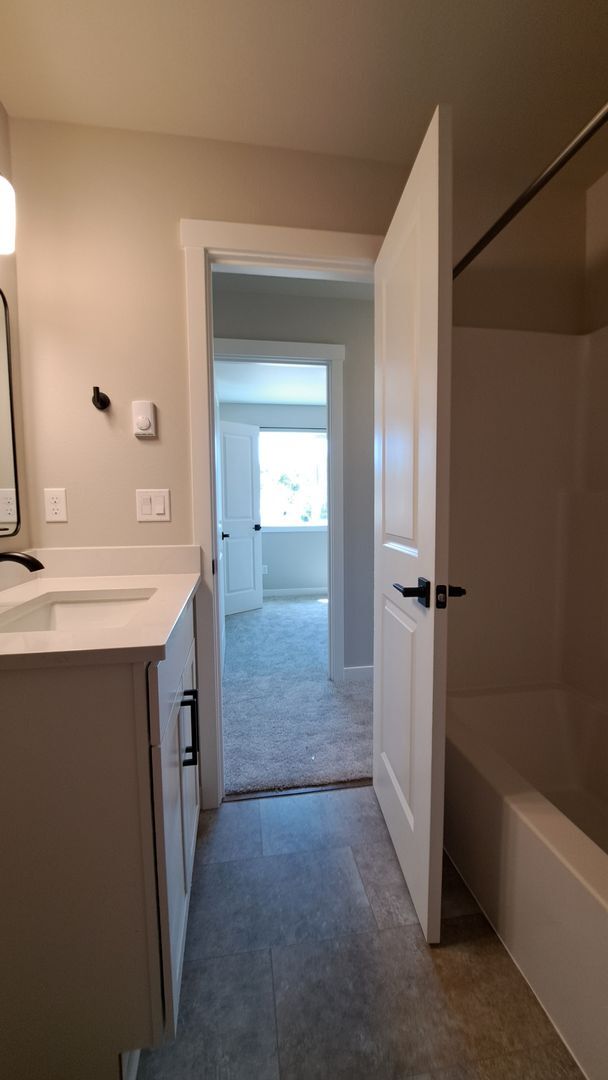 Building Photo - 3111 E Camellia Way