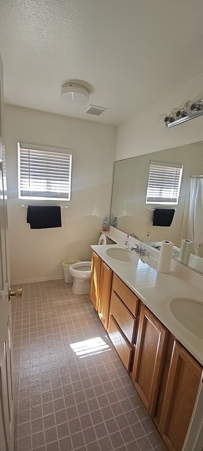 Building Photo - 1726 Amberidge Way