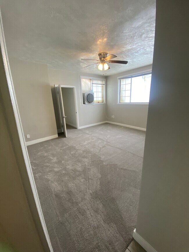 Building Photo - 1590 S 500 E