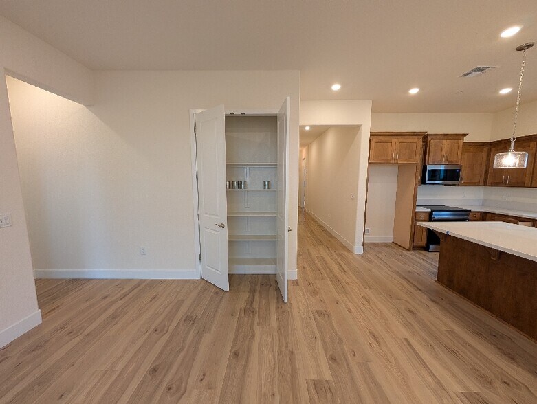 Building Photo - 3990 Bluestem St